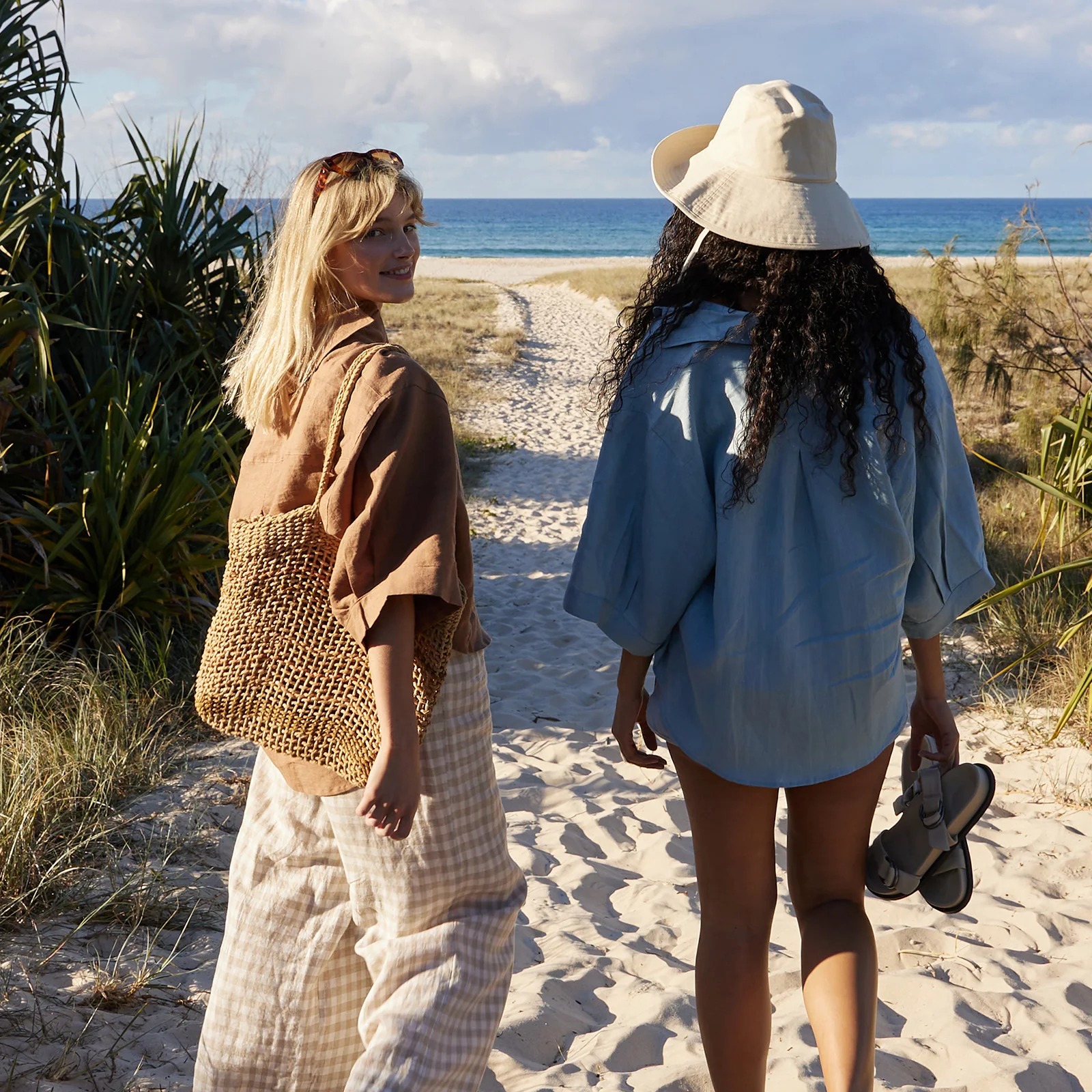 French Flax Linen Ruby Set in Marine Blue - Image 9