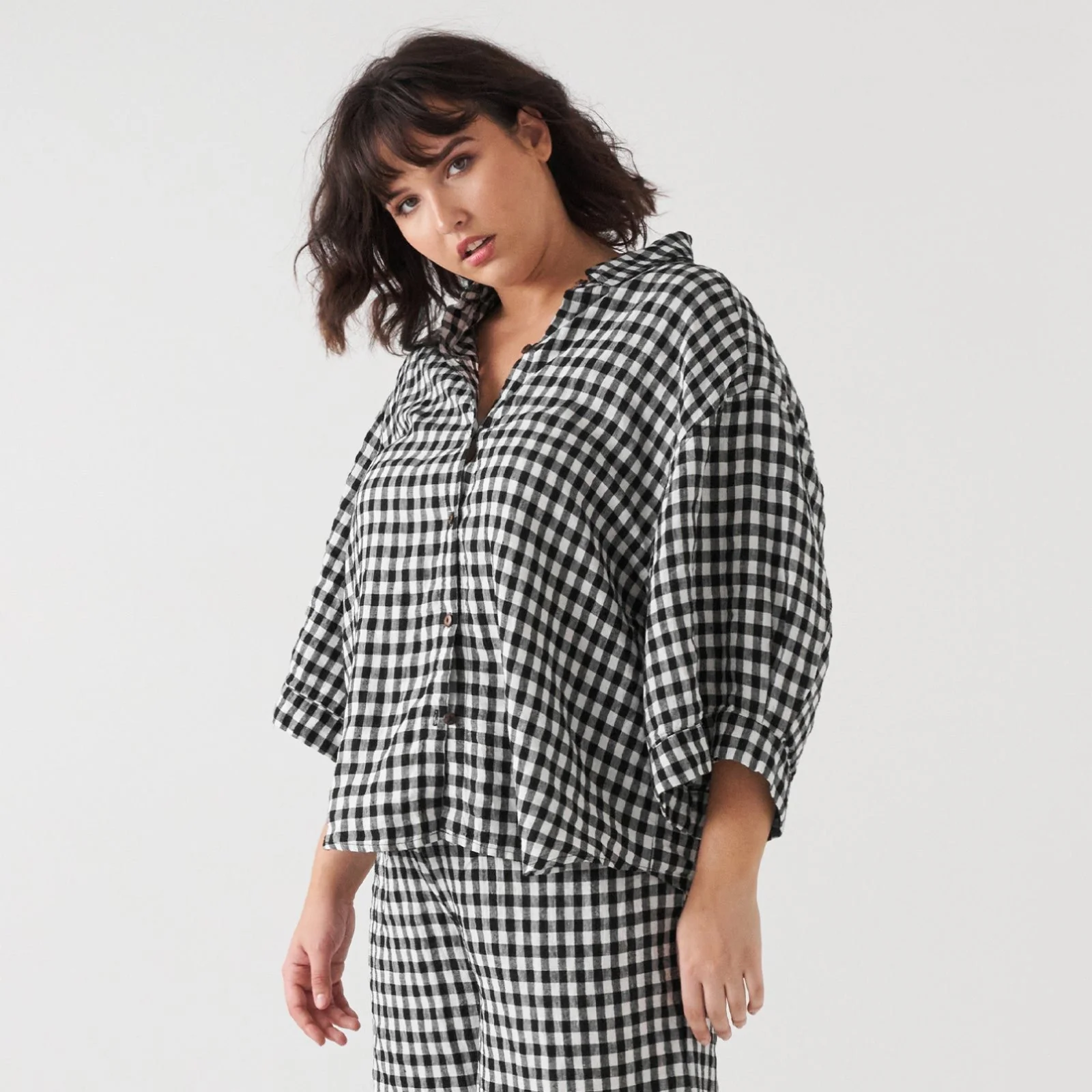 French Flax Linen Ruby Shirt in Charcoal Gingham - Image 3