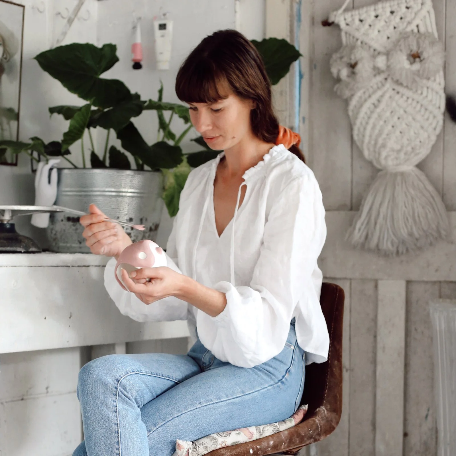 French Flax Linen The Artist Shirt in White - Image 11