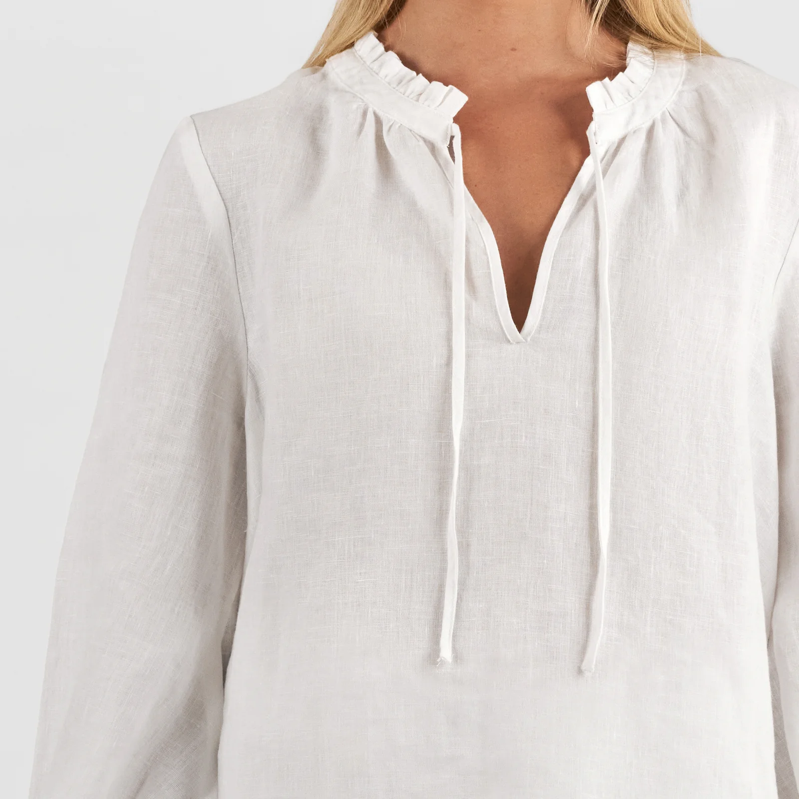 French Flax Linen The Artist Shirt in White - Image 5