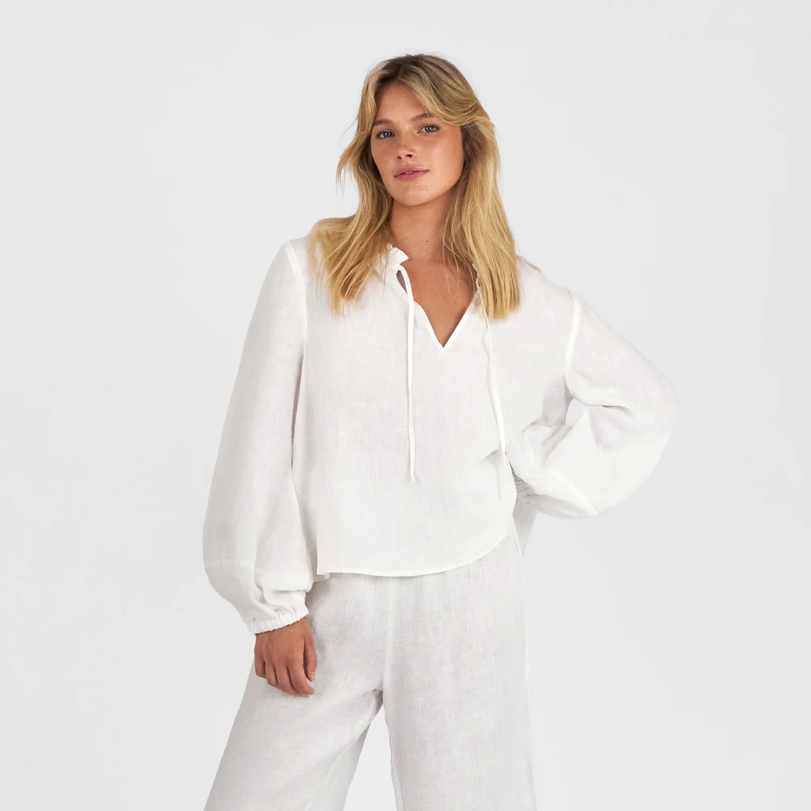 French Flax Linen The Artist Shirt in White - Image 6