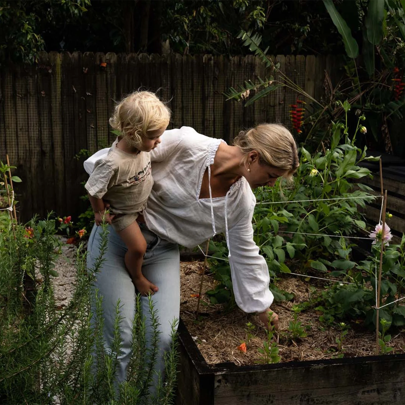 French Flax Linen The Artist Shirt in White - Image 8