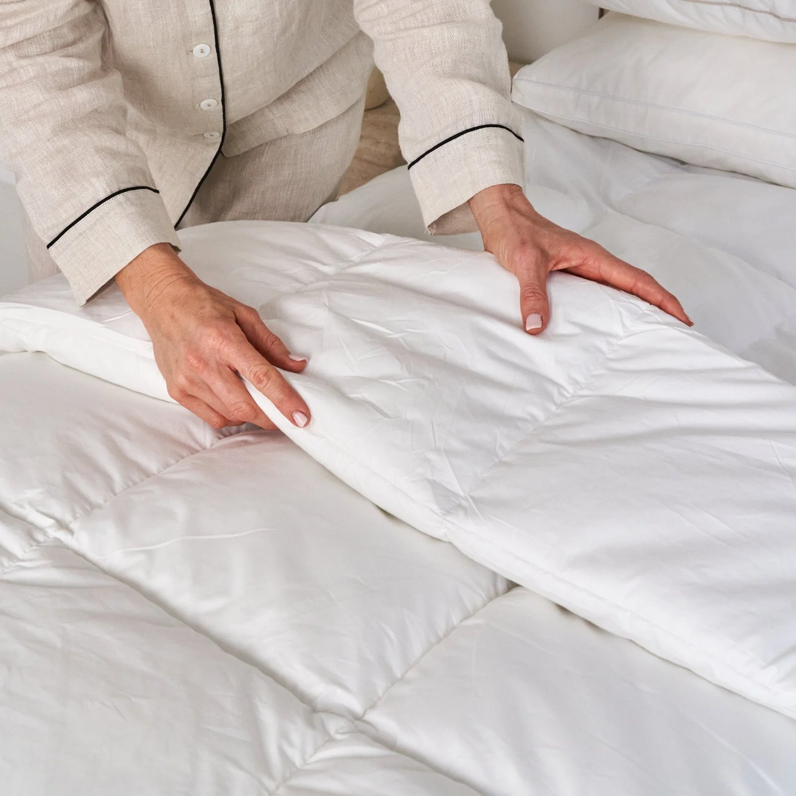 Hotel Cloud Collection™ Luxury 5 Star Hotel Quilt - Image 8